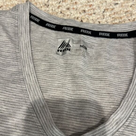 Reebok & Under Armour Women’s Athletic Dri-Fit Shirts Size Small and Medium - Picture 5 of 7